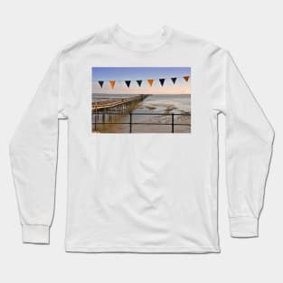 Southend on Sea Pier Beach Essex England Long Sleeve T-Shirt